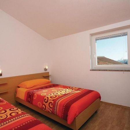 2 Bedroom Awesome Apartment In Plomin Ngoại thất bức ảnh
