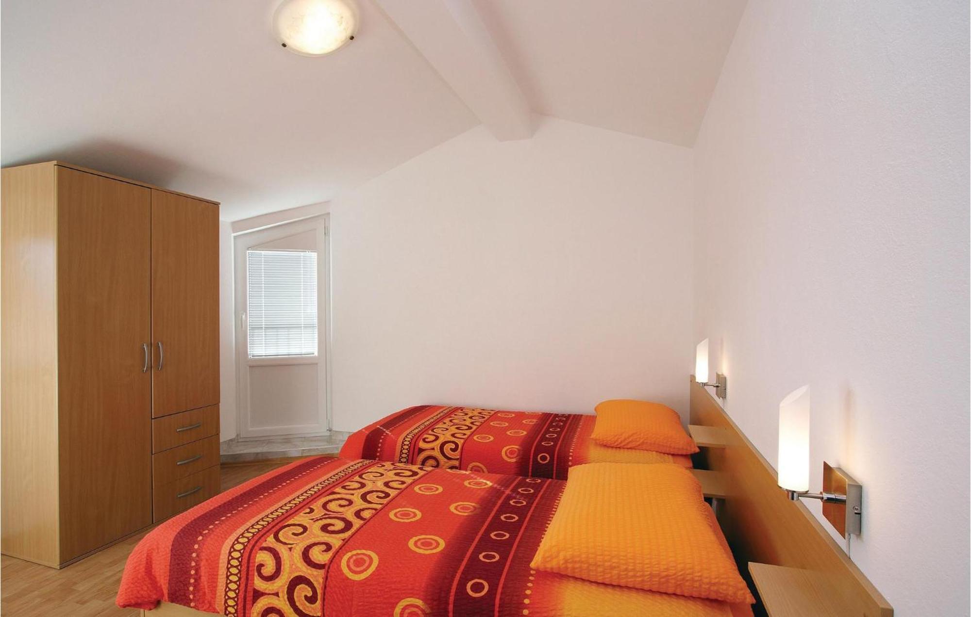2 Bedroom Awesome Apartment In Plomin Ngoại thất bức ảnh